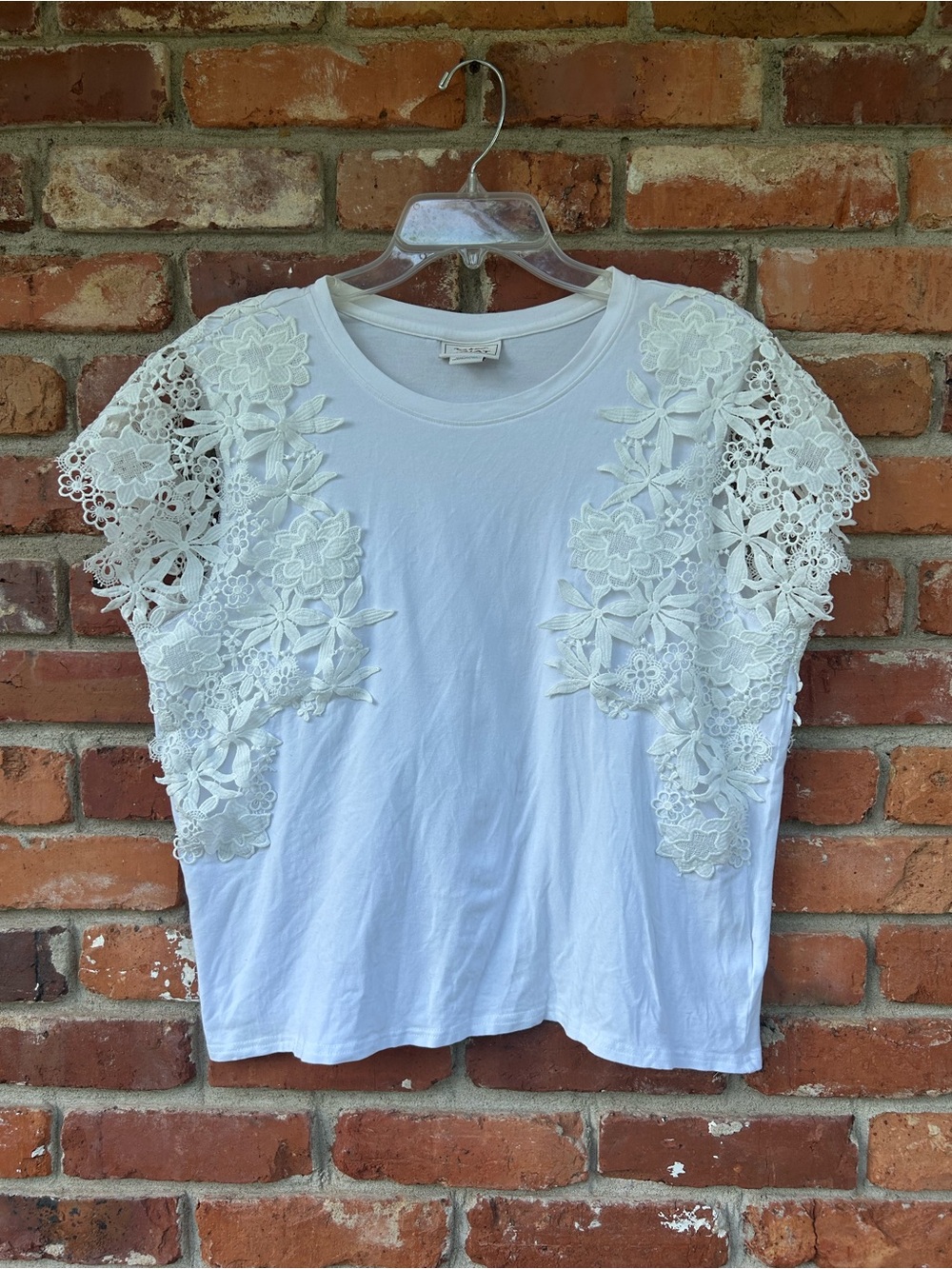 Ariat Women’s White Lace Accent Tee Cap Sleeve Cotton Stretch Cropped XL